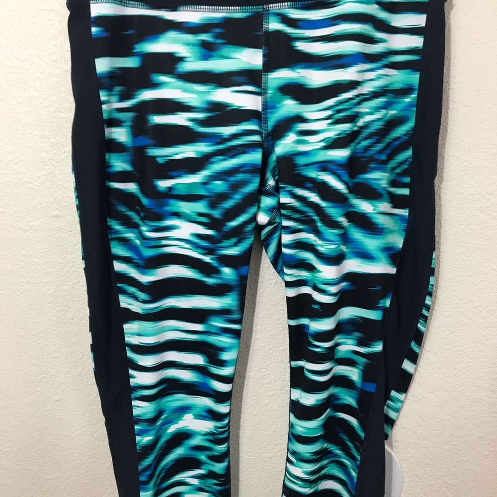 Xersion Capris - Picture 2 of 7